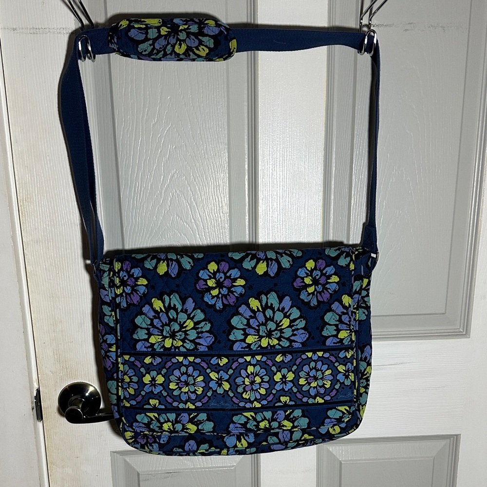 Vera Bradley indigo pop messenger bag used good condition